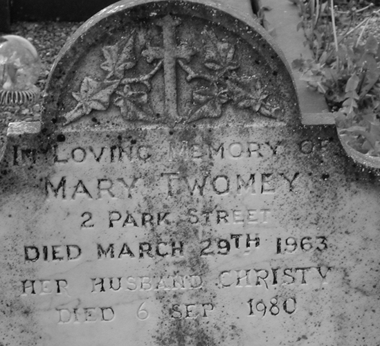 Twomey, Mary and Christy.jpg 181.2K